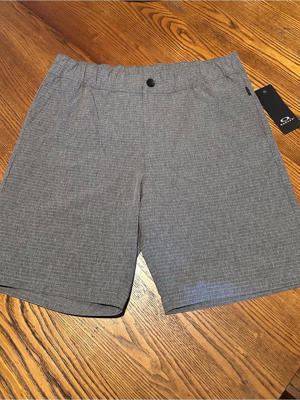 Oakley Hydrolix Regular Fit Shorts 
Size US 32